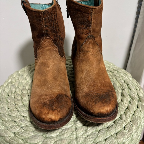 CORRAL Western Style Round Toe Lamb Leather Ankle Eudora Boots Chocolate-Tan - Picture 6 of 10